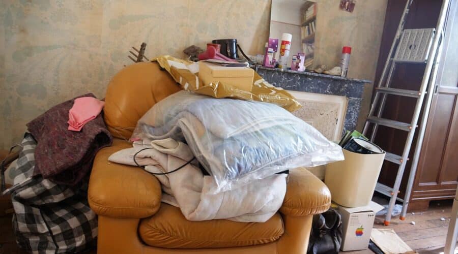 Comment vider une maison après un décès : démarches et accompagnement